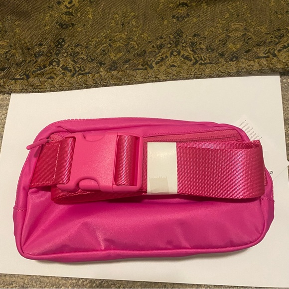 SONIC 1L EVERYWHERE BELT BAG 💕 BARBIE LOVERS REJOICE! - Picture 6 of 8